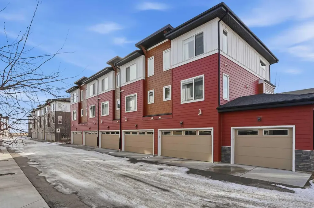 111 Rainbow Falls Gate Chestermere AB T1X 0Z4