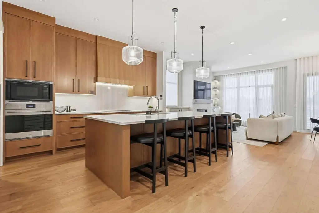 745 Serenity Bend Heritage Pointe AB T1S3X3