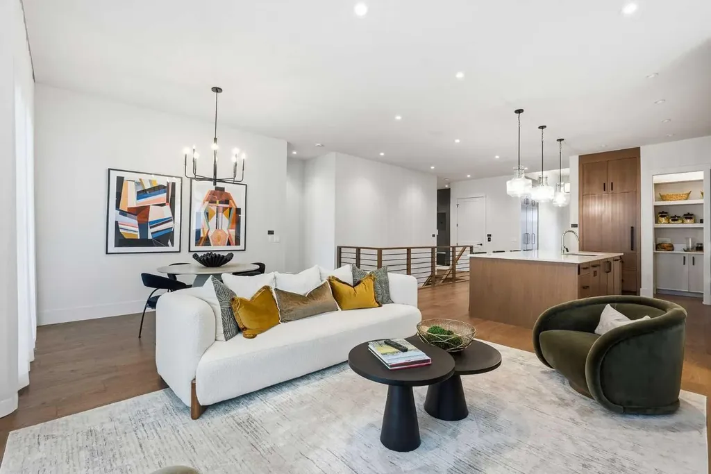 745 Serenity Bend Heritage Pointe AB T1S3X3