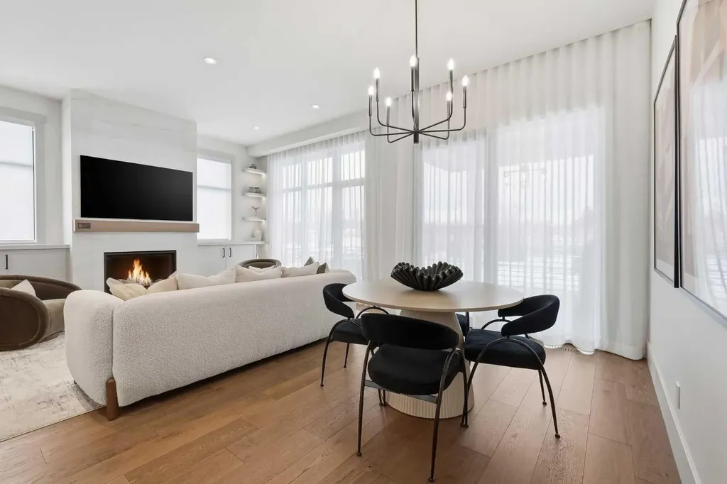 745 Serenity Bend Heritage Pointe AB T1S3X3