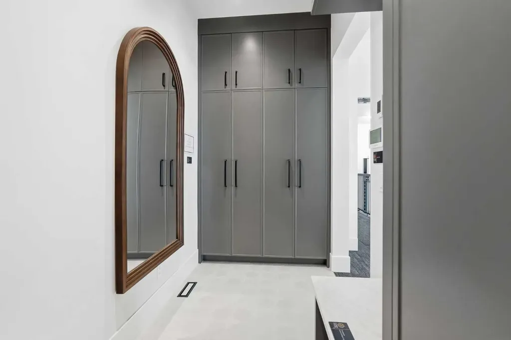 745 Serenity Bend Heritage Pointe AB T1S3X3