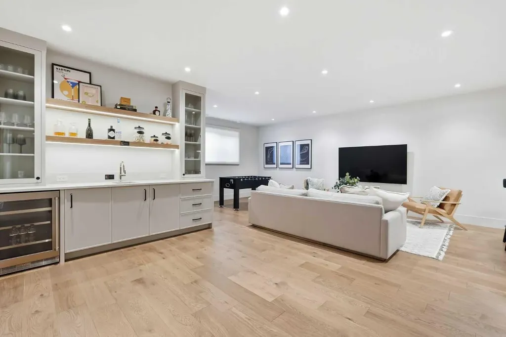 745 Serenity Bend Heritage Pointe AB T1S3X3