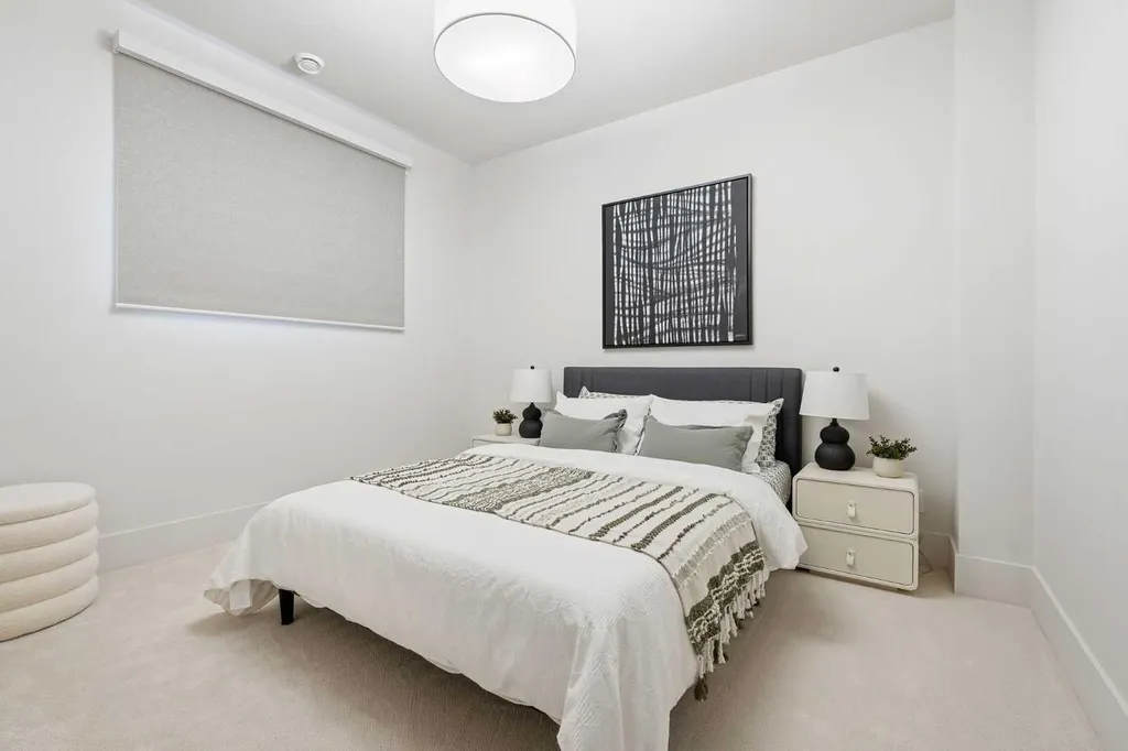 745 Serenity Bend Heritage Pointe AB T1S3X3