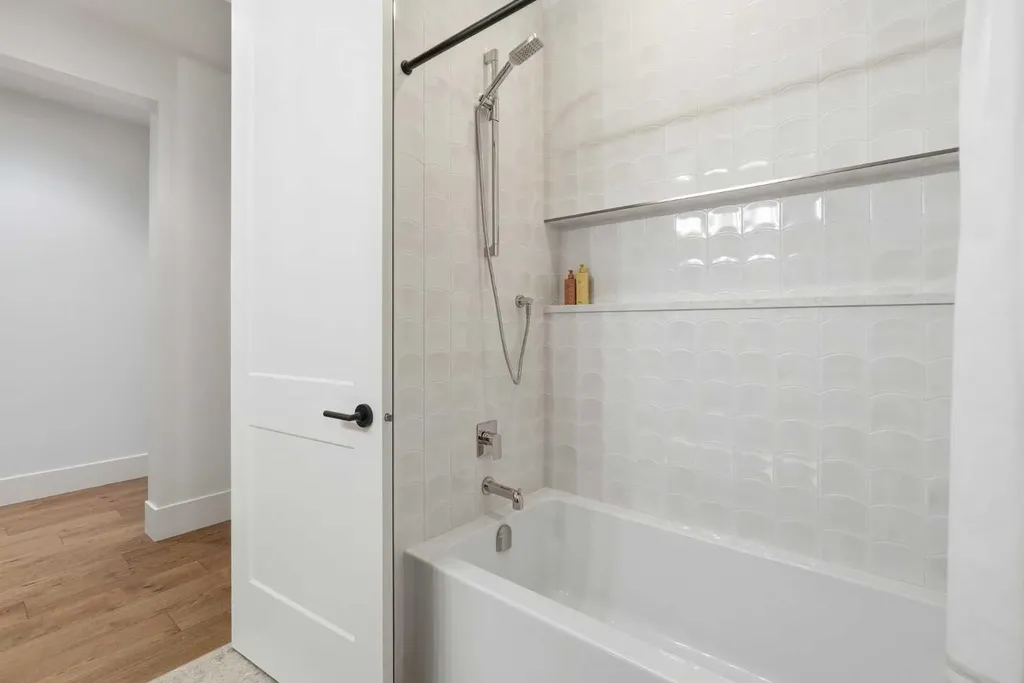 745 Serenity Bend Heritage Pointe AB T1S3X3