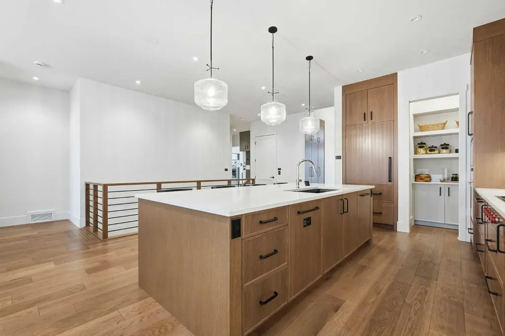 745 Serenity Bend Heritage Pointe AB T1S3X3