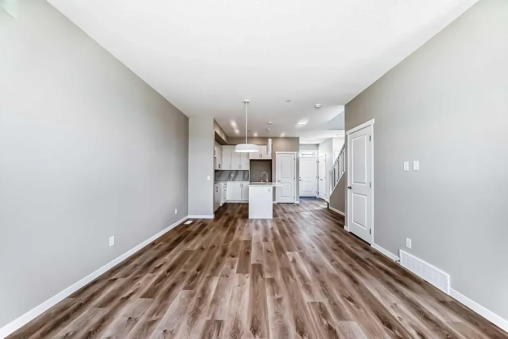 413 Hotchkiss Drive SE Calgary AB T3S 0S8