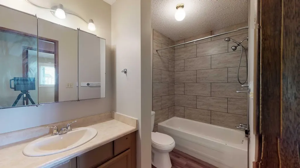 9316 70a Avenue Grande Prairie AB T8V 6C9