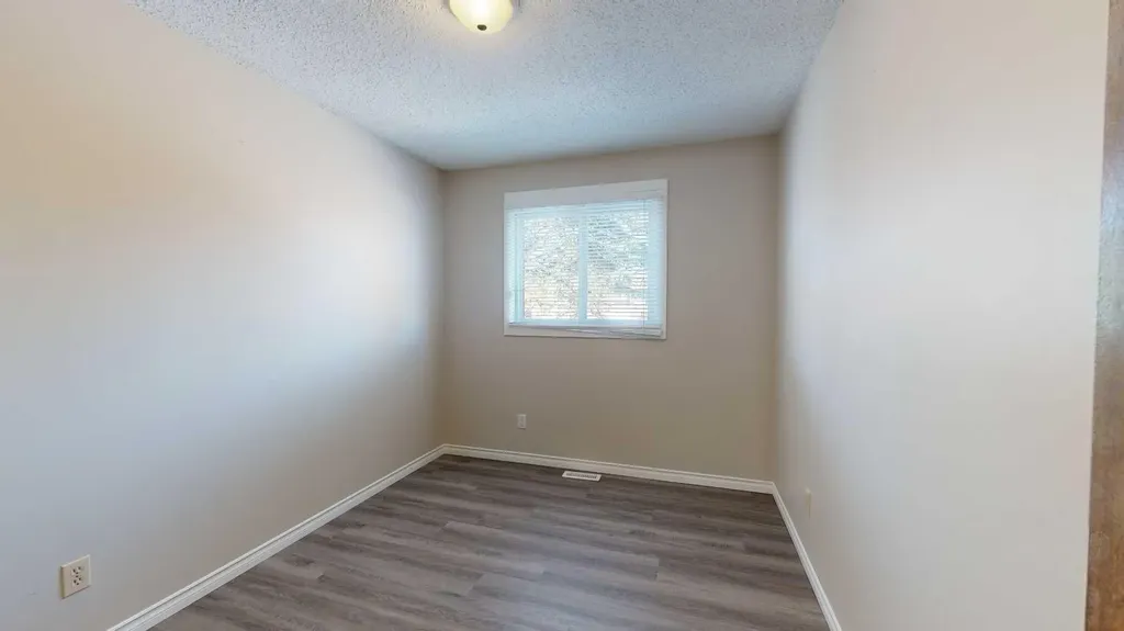 9316 70a Avenue Grande Prairie AB T8V 6C9