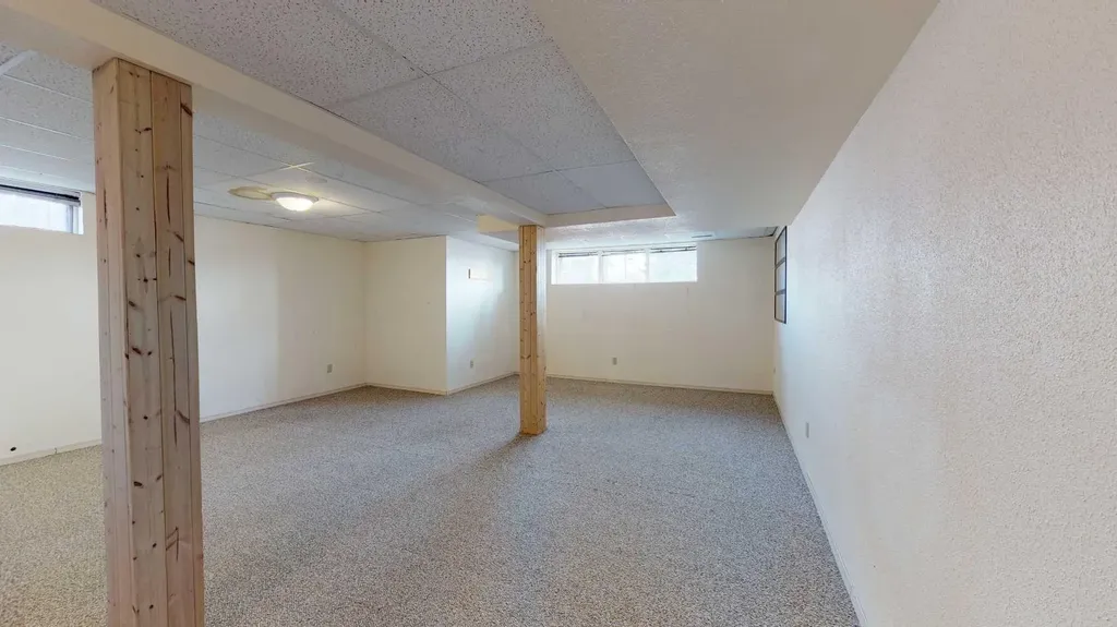 9316 70a Avenue Grande Prairie AB T8V 6C9