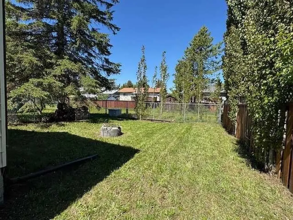 9316 70a Avenue Grande Prairie AB T8V 6C9