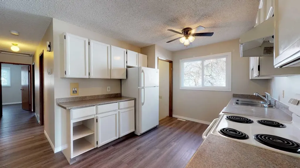 9316 70a Avenue Grande Prairie AB T8V 6C9