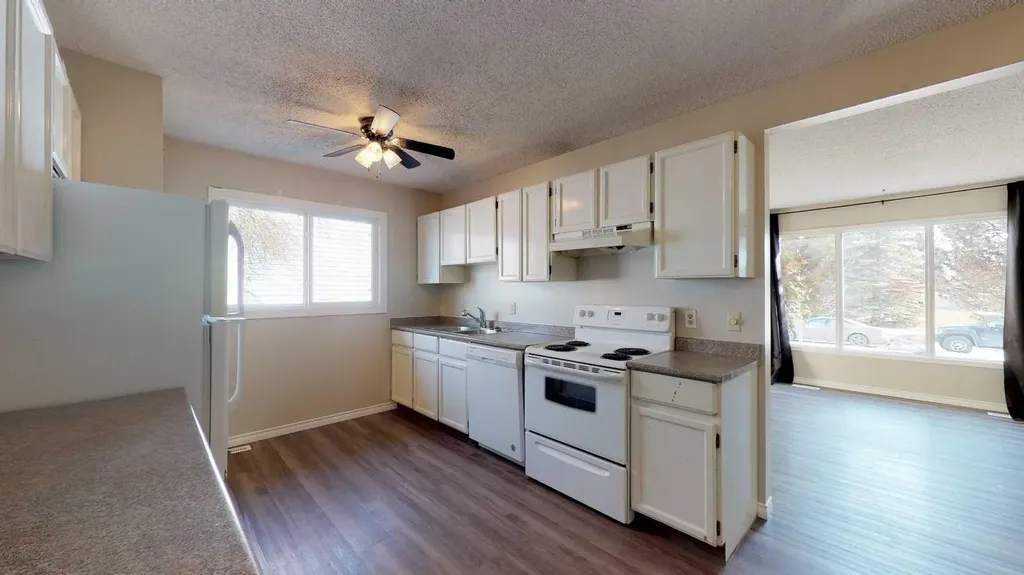 9316 70a Avenue Grande Prairie AB T8V 6C9