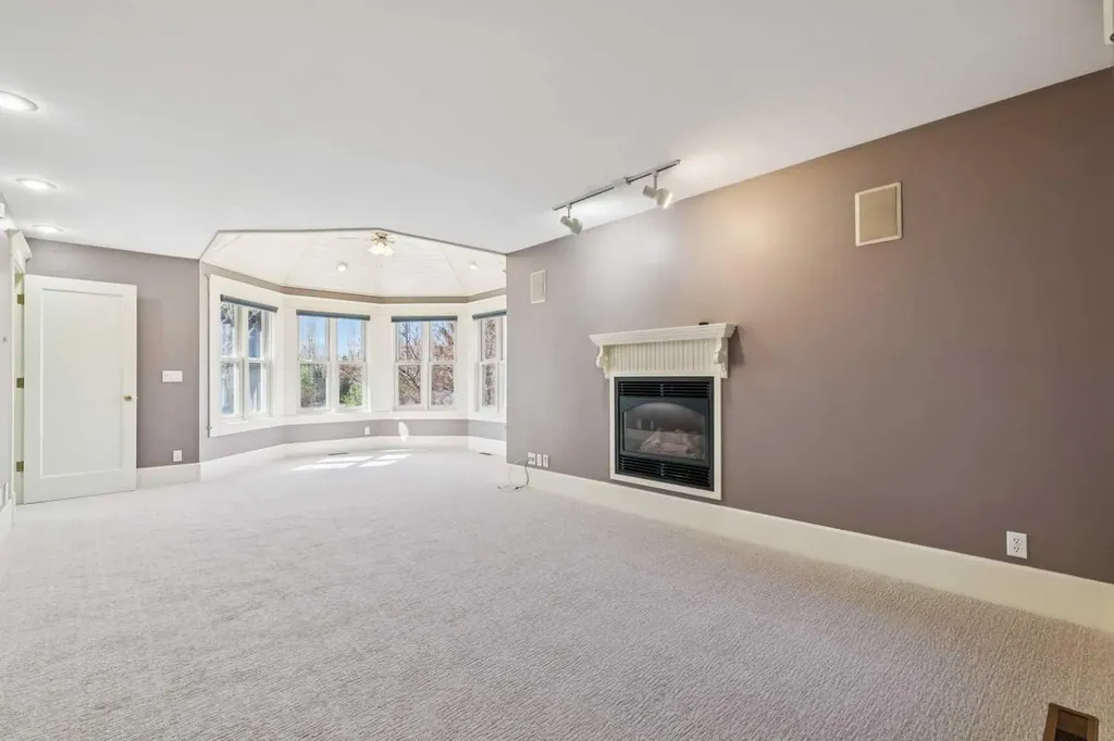 3019 6 Street SW Calgary AB T2S 2M1