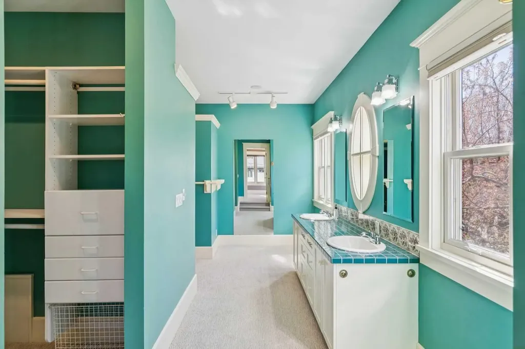 3019 6 Street SW Calgary AB T2S 2M1
