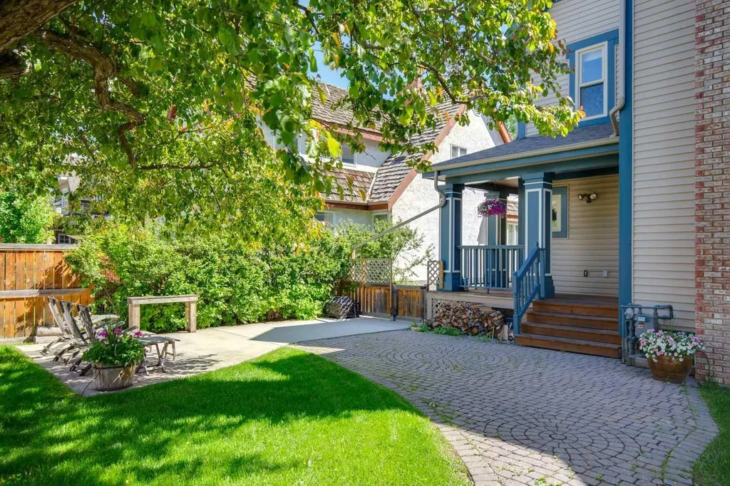 3019 6 Street SW Calgary AB T2S 2M1
