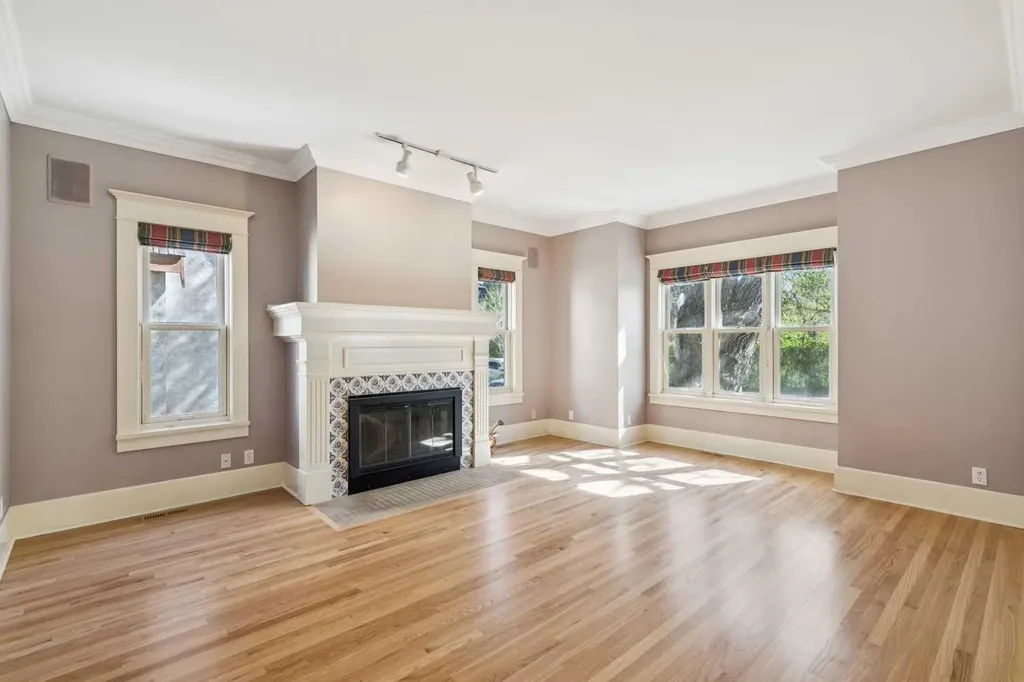 3019 6 Street SW Calgary AB T2S 2M1