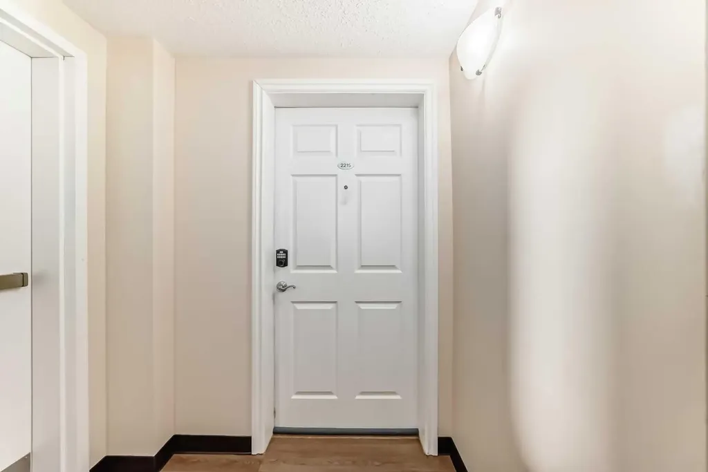 5200 44 Avenue NE Calgary AB T1Y 7L4