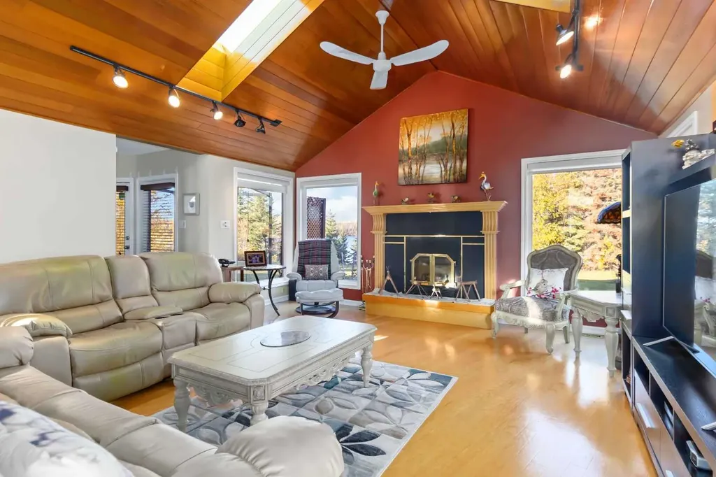 39 Poplar Crescent Gregoire Lake Estates AB T9H 0L2