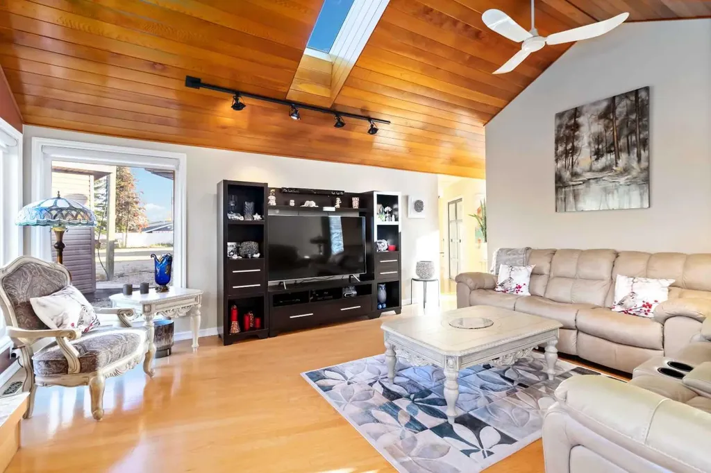 39 Poplar Crescent Gregoire Lake Estates AB T9H 0L2
