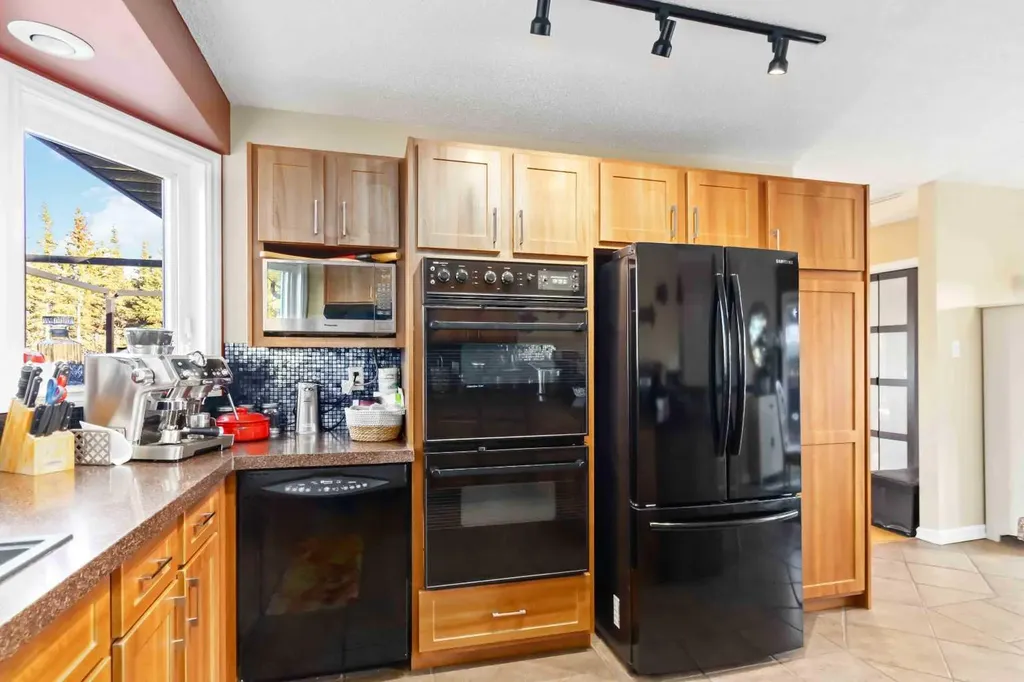 39 Poplar Crescent Gregoire Lake Estates AB T9H 0L2