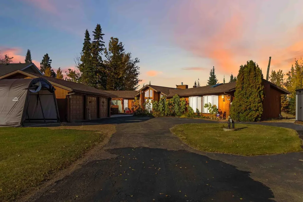 39 Poplar Crescent Gregoire Lake Estates AB T9H 0L2