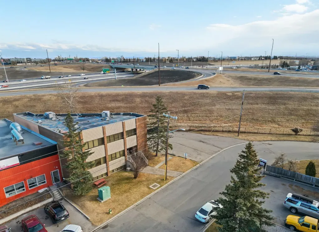76 Skyline Crescent NE Calgary AB T2K 5S7