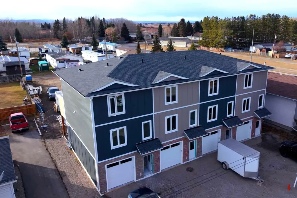 106 4 Street NW Sundre AB T0M 1X0