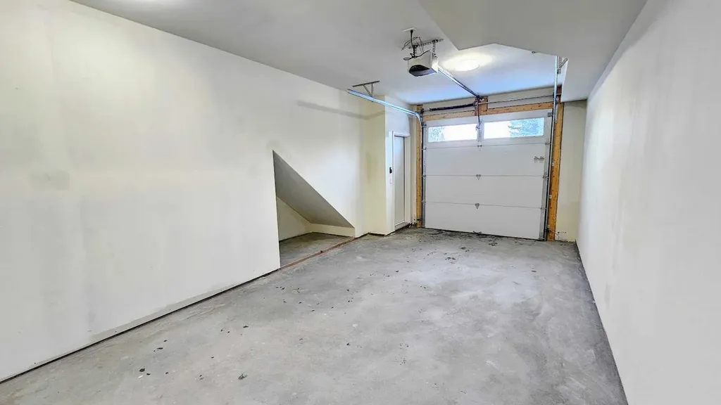 106 4 Street NW Sundre AB T0M 1X0