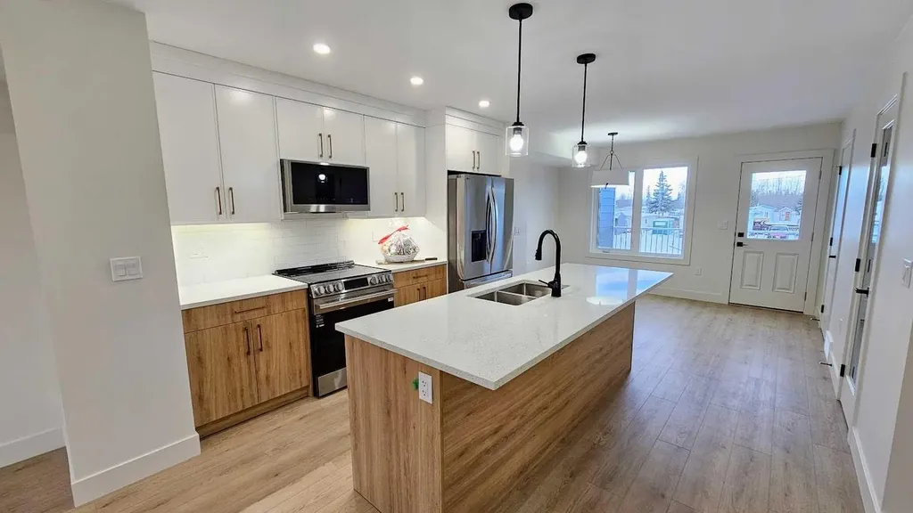 106 4 Street NW Sundre AB T0M 1X0