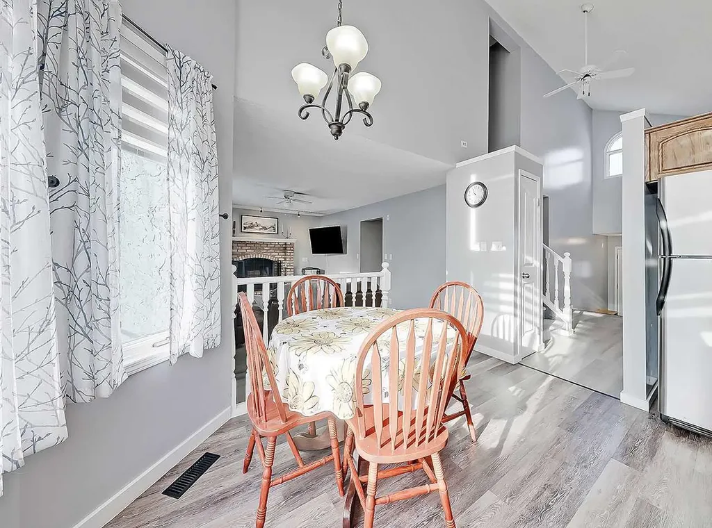 9 Hunters Mews Okotoks AB T1S 1M2