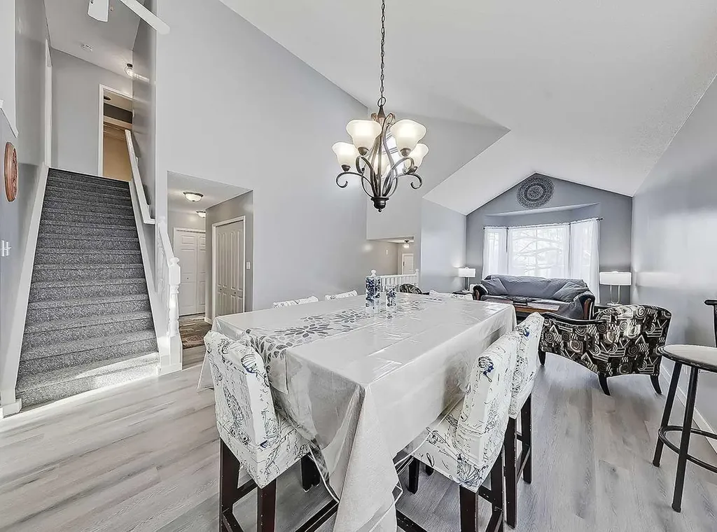9 Hunters Mews Okotoks AB T1S 1M2