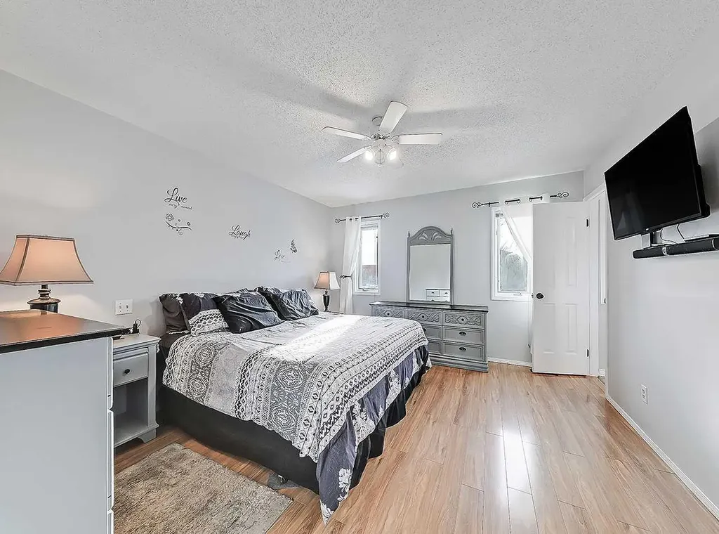 9 Hunters Mews Okotoks AB T1S 1M2