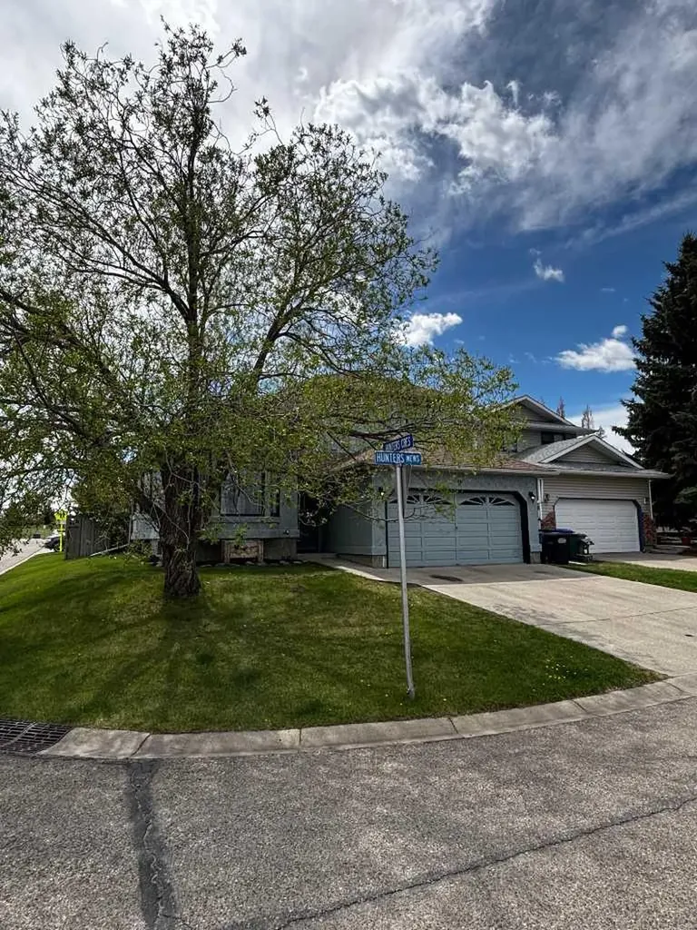 9 Hunters Mews Okotoks AB T1S 1M2