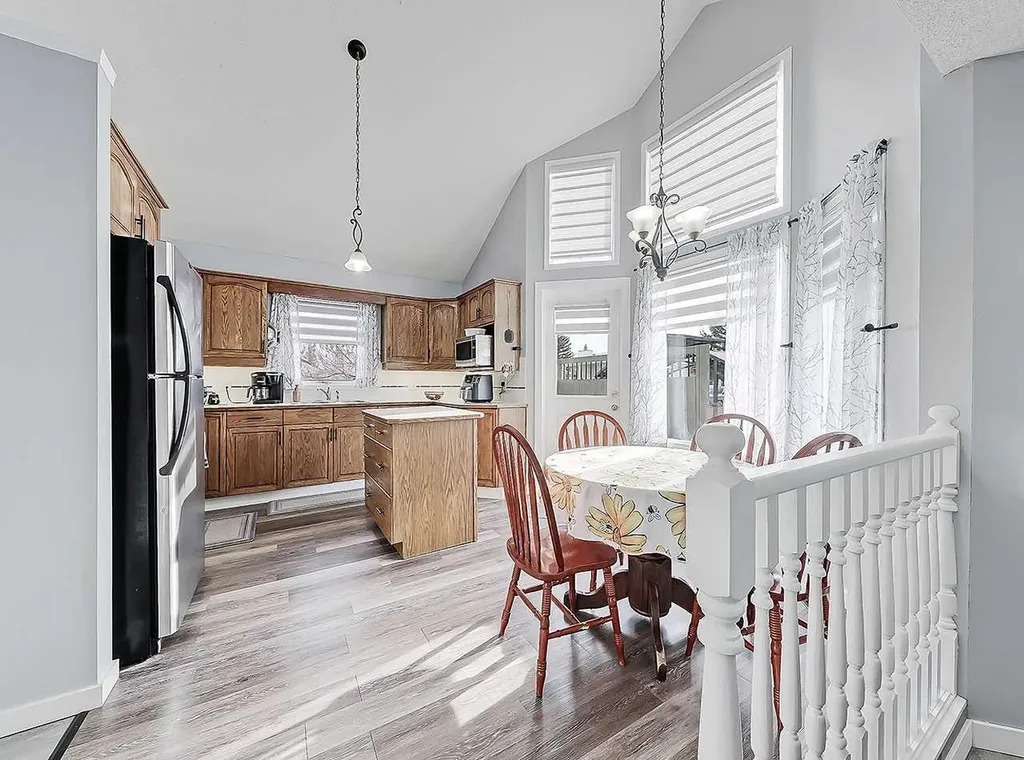 9 Hunters Mews Okotoks AB T1S 1M2