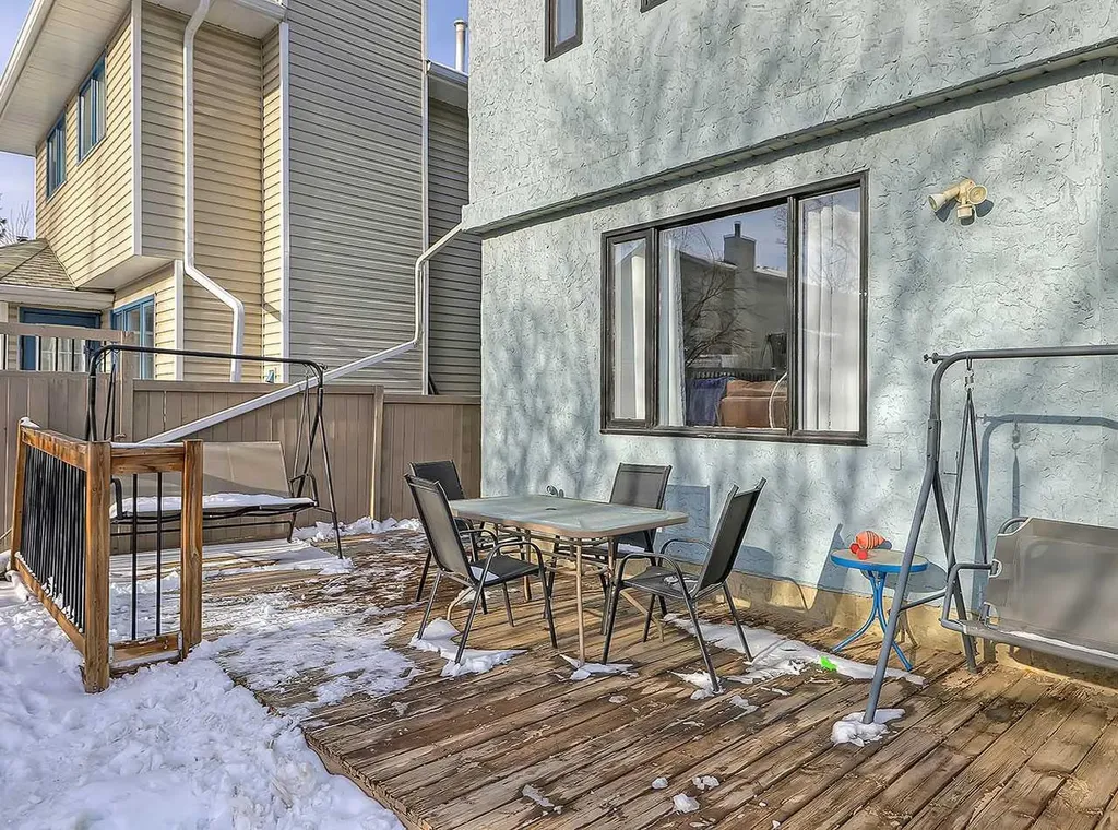 9 Hunters Mews Okotoks AB T1S 1M2