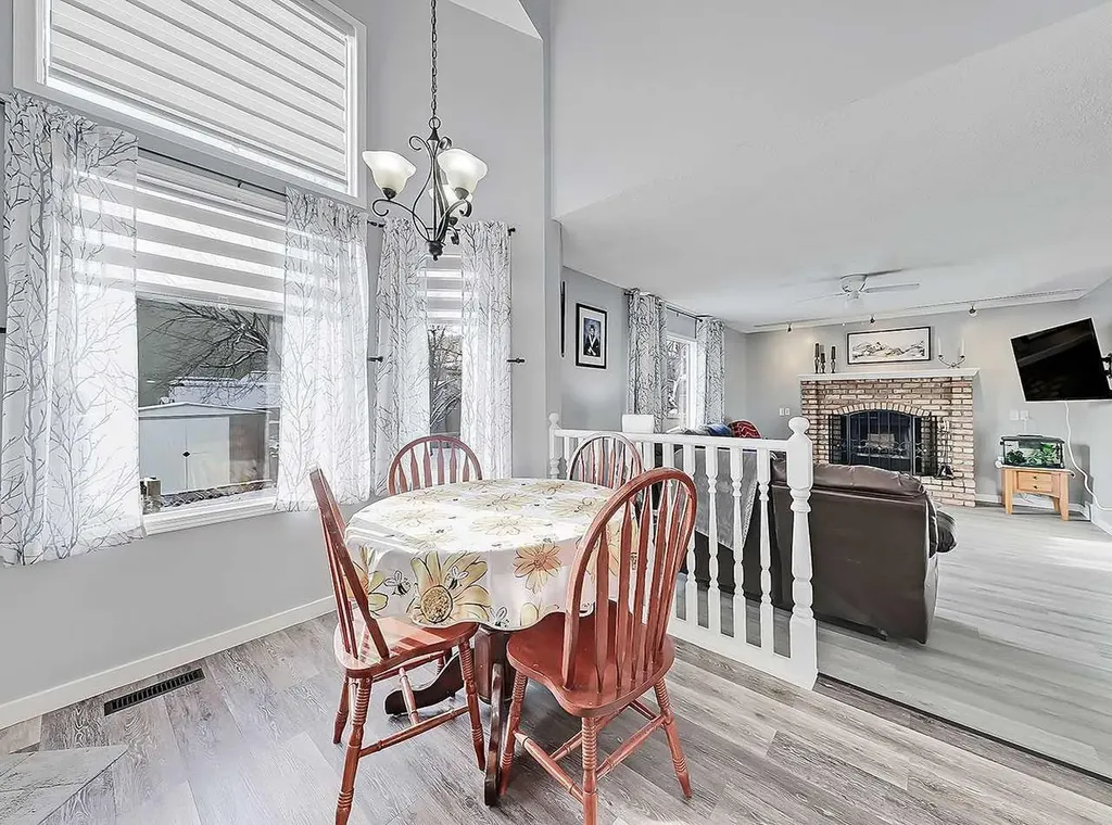 9 Hunters Mews Okotoks AB T1S 1M2