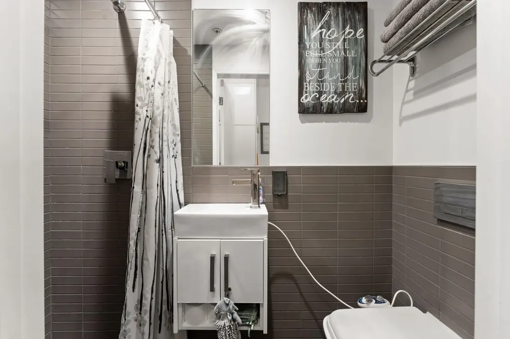 515 4 Avenue NE Calgary AB T2E 0J9