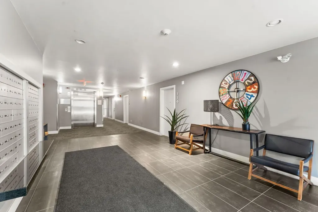 515 4 Avenue NE Calgary AB T2E 0J9
