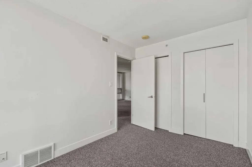 1110 11 Street SW Calgary AB T2R 1S5