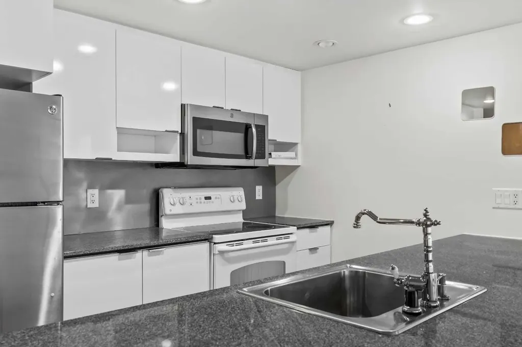 1110 11 Street SW Calgary AB T2R 1S5