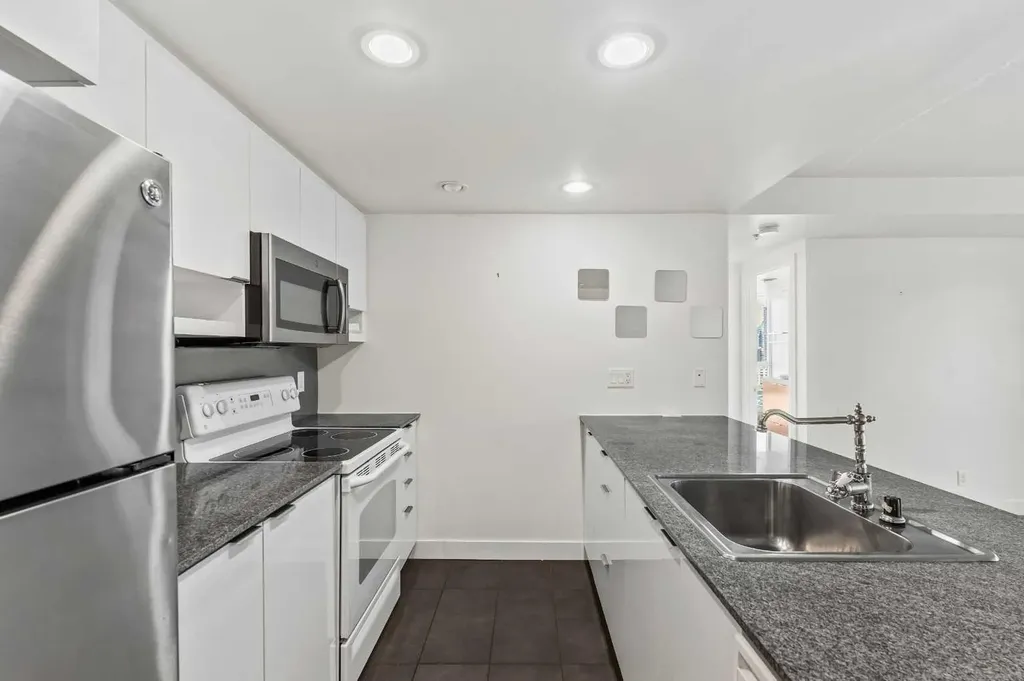1110 11 Street SW Calgary AB T2R 1S5