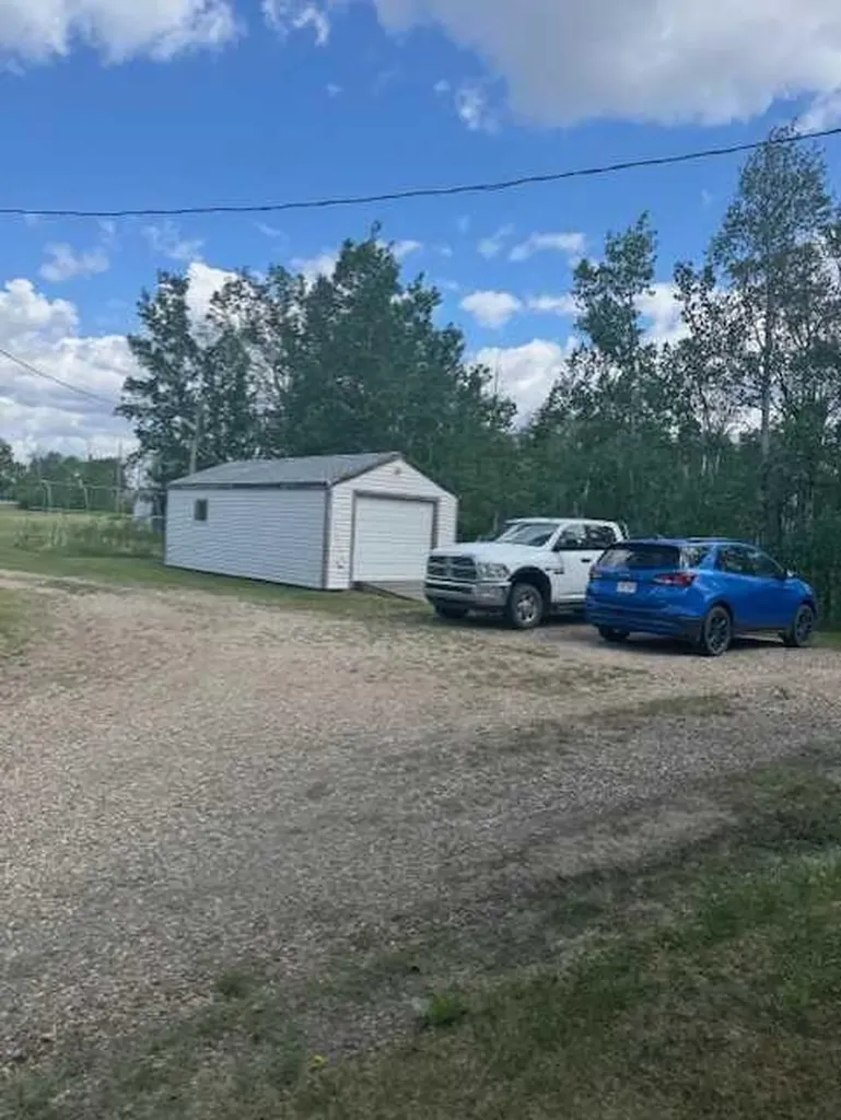 81573 Highway 2 Rural Northern Sunrise County AB T0H2R0