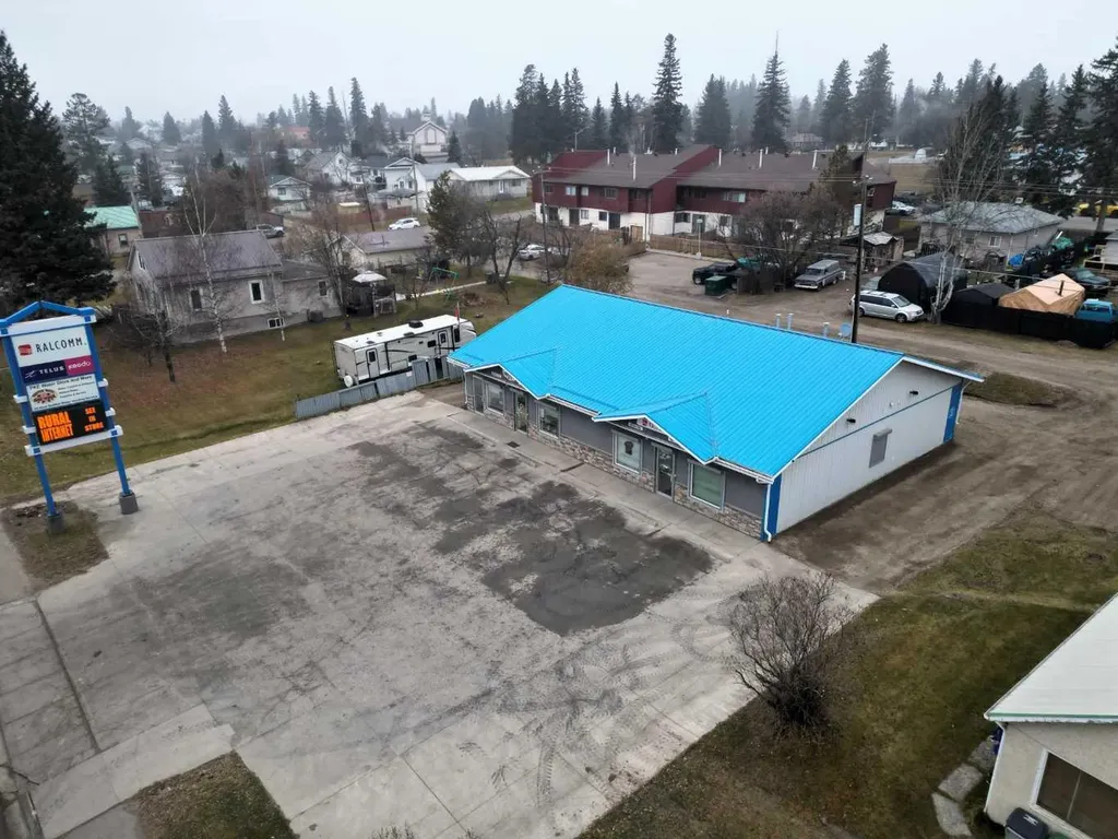 4618-4622 4 Avenue Edson AB T7E 1C7