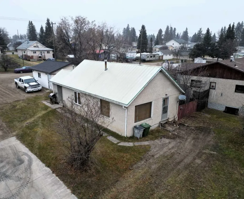 4618-4622 4 Avenue Edson AB T7E 1C7