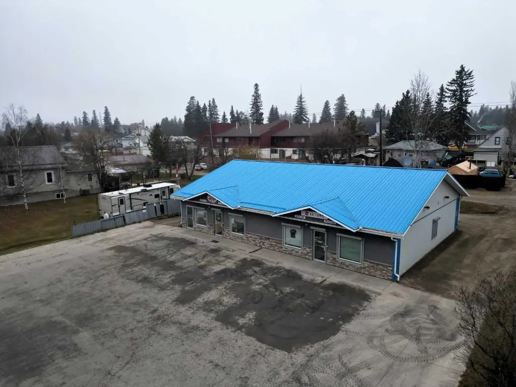 4618-4622 4 Avenue Edson AB T7E 1C7