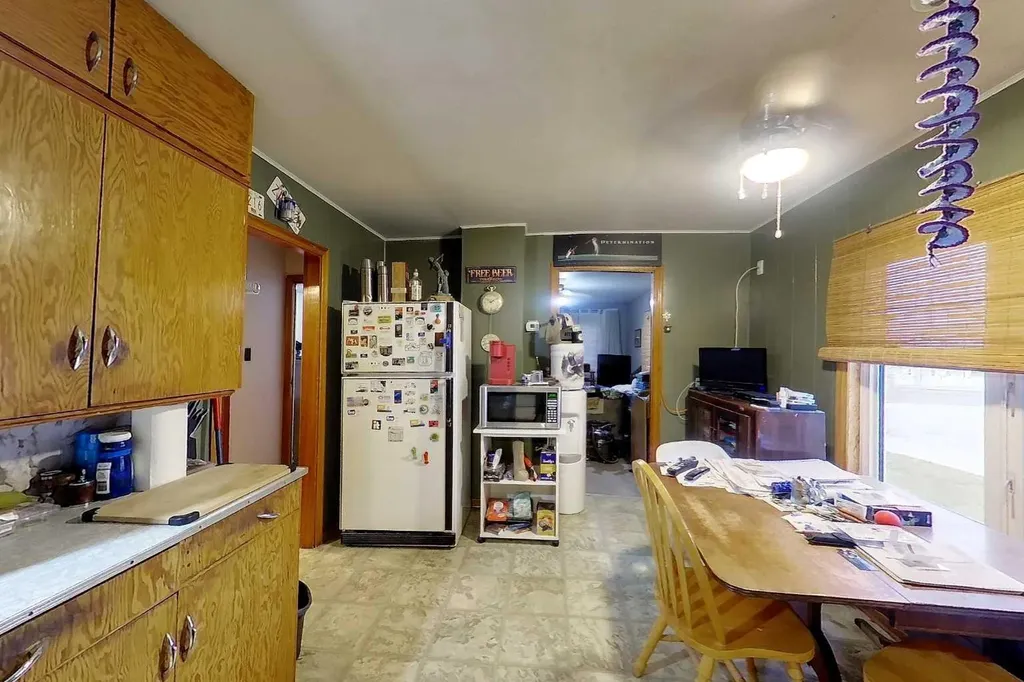 4618-4622 4 Avenue Edson AB T7E 1C7