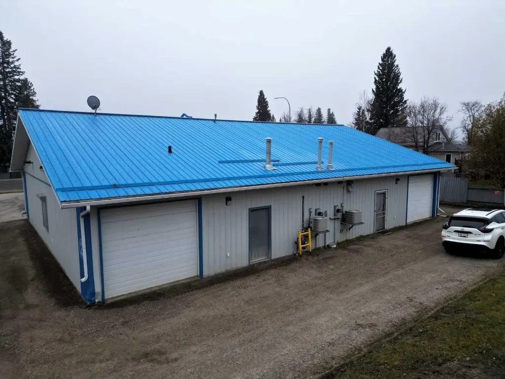 4618-4622 4 Avenue Edson AB T7E 1C7