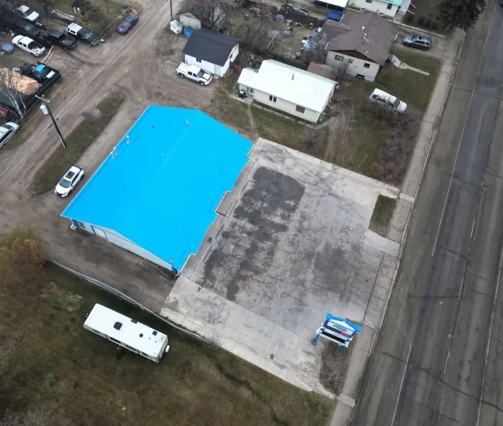 4618-4622 4 Avenue Edson AB T7E 1C7