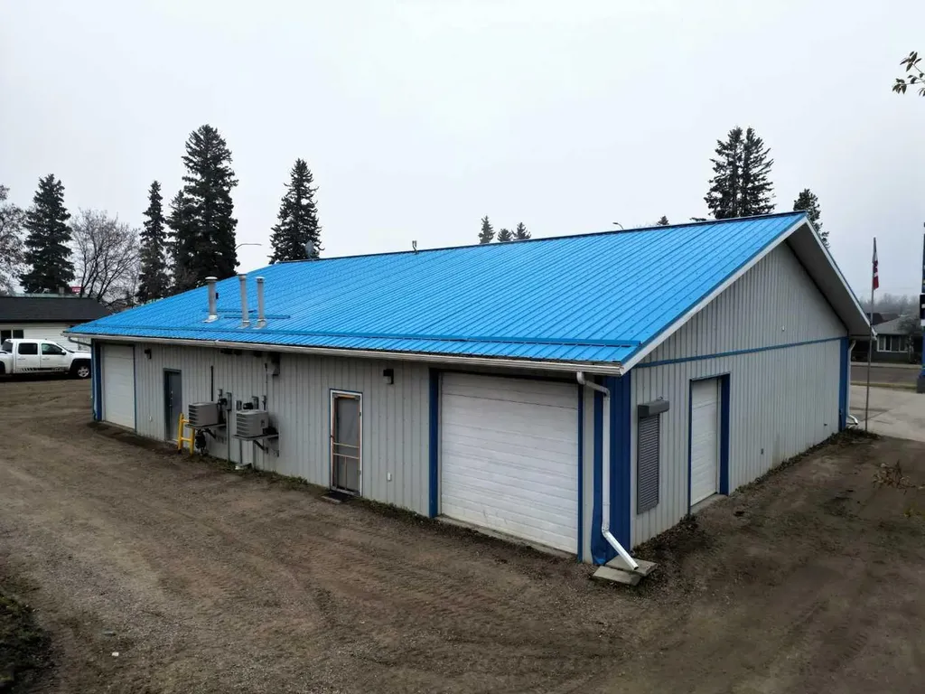 4618-4622 4 Avenue Edson AB T7E 1C7