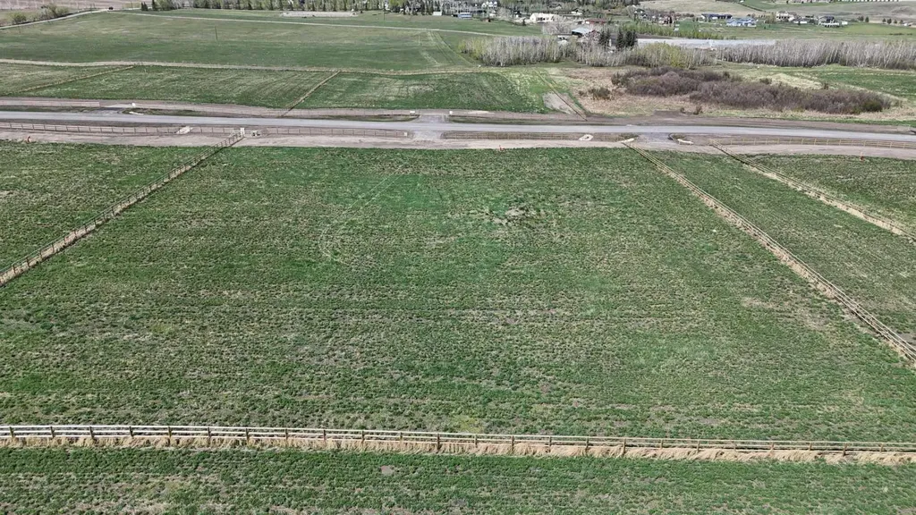 48051 295 Avenue E De Winton AB T0L 0X0